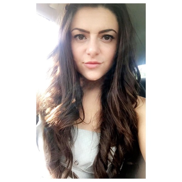 Meet your Posher, Heather - Picture 1 of 2